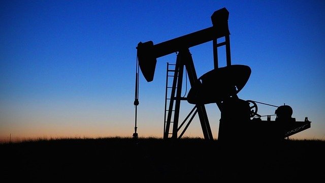 The concern is again expressed in the oil market and a loss of 1% at the beginning of the week's sessions
