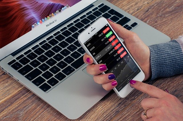 أسواق العالم تتعافى بعد صدمة الكشف عن متغير أوميكرون