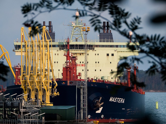 Oil prices hit high following Houthi attack in UAE and raised concerns of Russian invasion of Ukraine