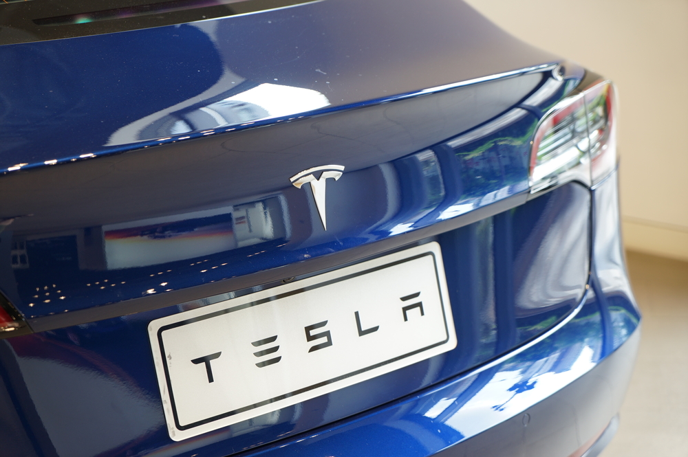 Elon Musk sells $6.9 billion in Tesla shares,