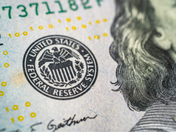 باول بيانات التضخم الأخيرة لا توفر الثقة ويؤكد بقاء أسعار الفائدة لفترة أطول