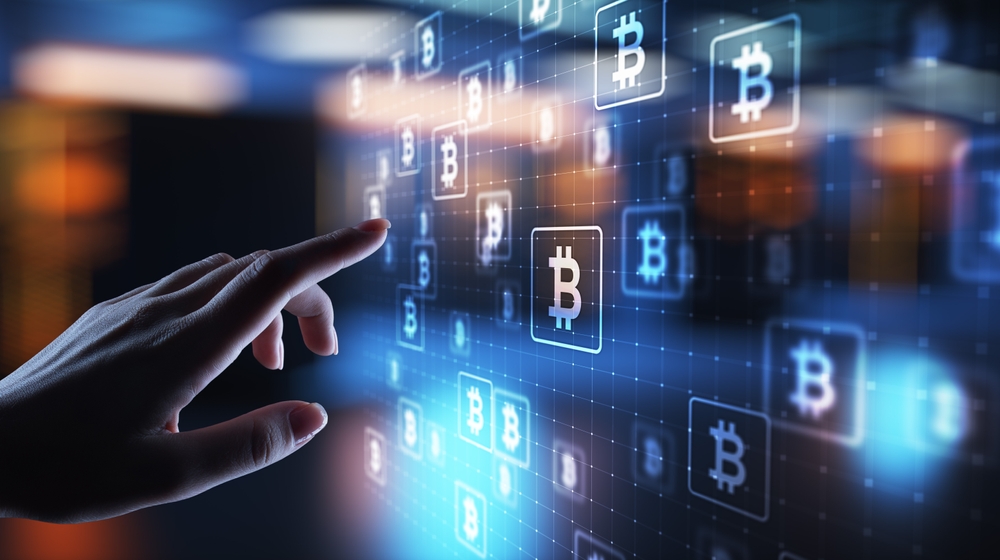 سعر بتكوين يسجل أعلى مستوى في ثلاثة أسابيع مع خفض الفائدة