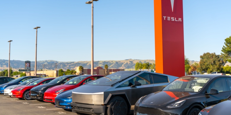 Las acciones de Tesla caen por quinta sesión ante presión de BYD