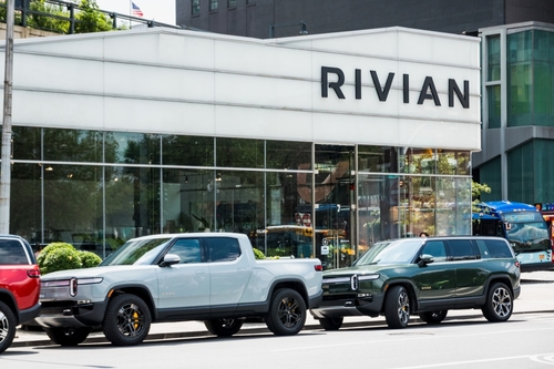 Rivian: Acción Prometedora en Vehículos Eléctricos