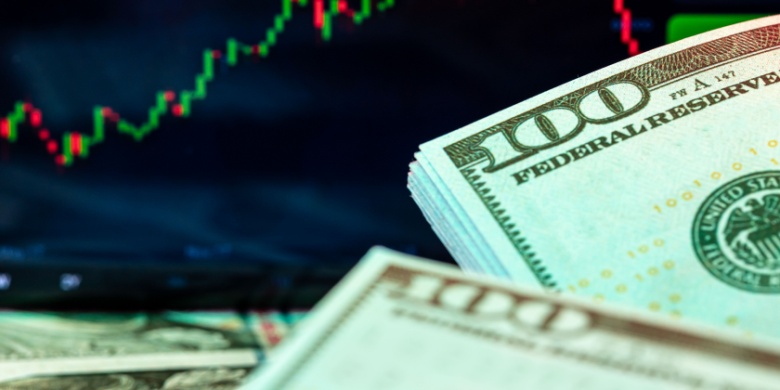 Biggest Weekly Drop for the Dollar Since 2022 Amid Tariff Chaos