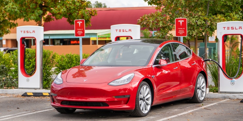 Caída de Ventas de Tesla en China por Competencia de BYD