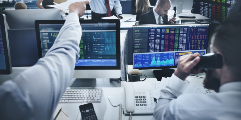 Wall Street Slips as Trade Tensions Rise and Dollar, Oil Shift
