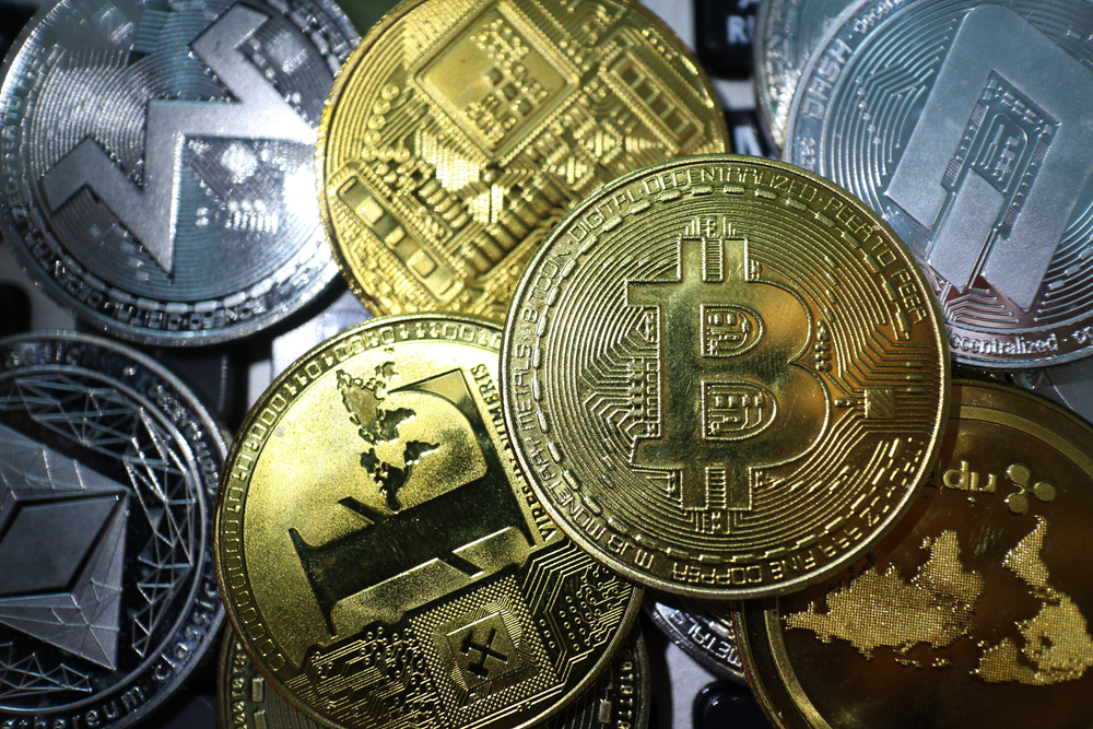 كيف تحافظ العملات الرقمية المستقرة على سعرها؟